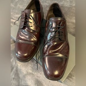 Mens gently used Johnston and Murphy shoes